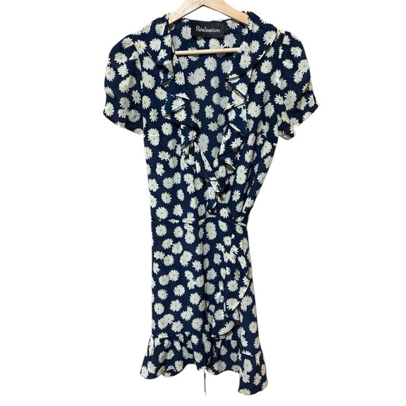 EUC - Réalisation Par Valentina Dress in Daisy Print Midi Wrap Dress - Size M - Picture 5 of 7